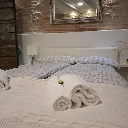 Luna And Apartment *